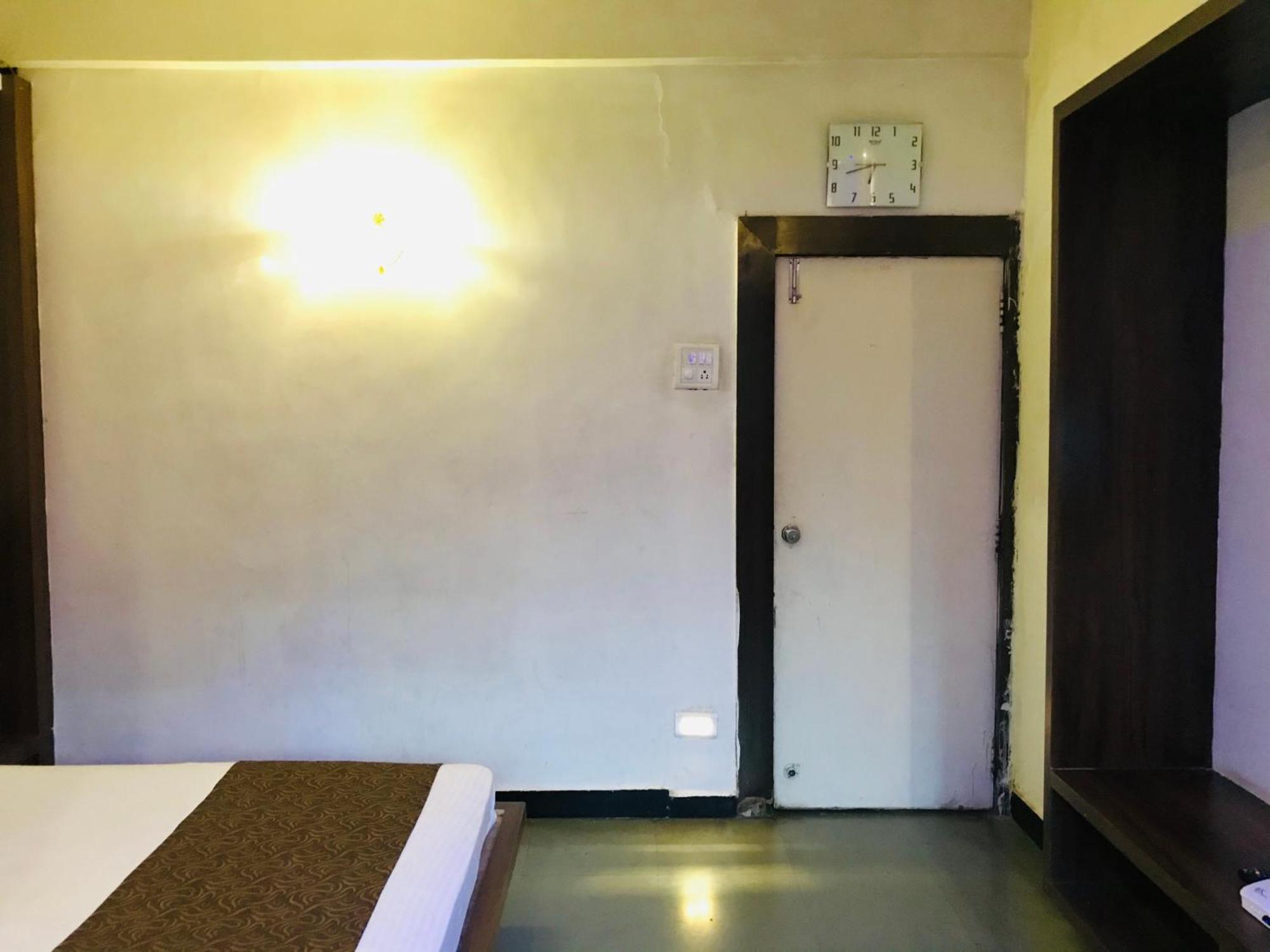 Liva Rooms Nashik Exterior photo